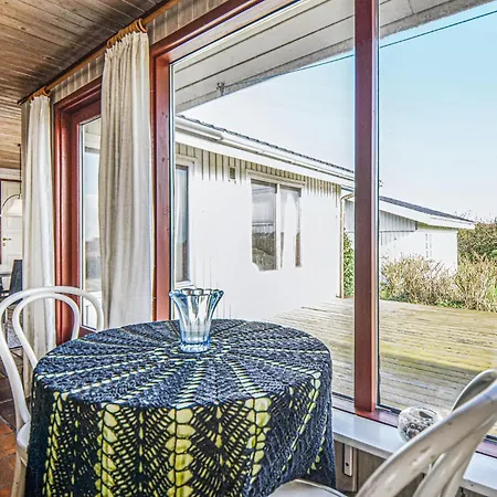 Awesome In With Kitchen Holiday home