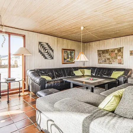 Awesome In With Kitchen Holiday home